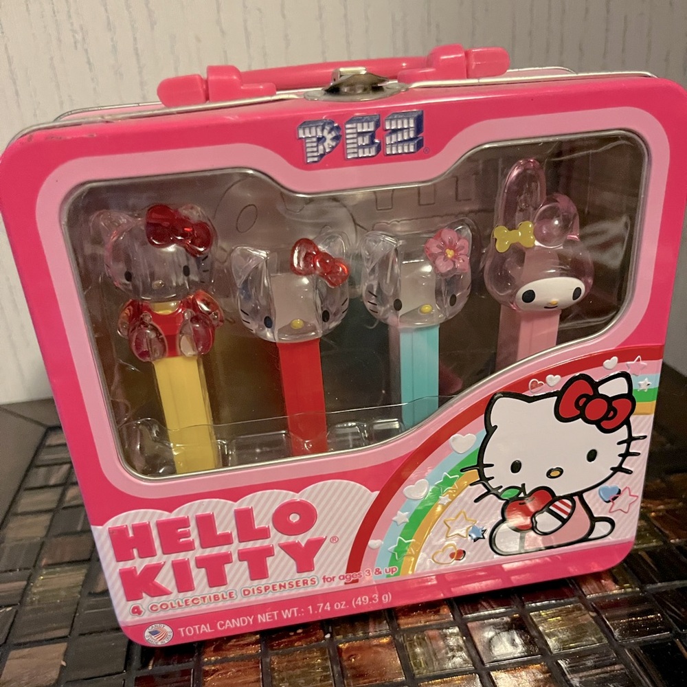 2011 Hello Kitty Pez Dispenser Set